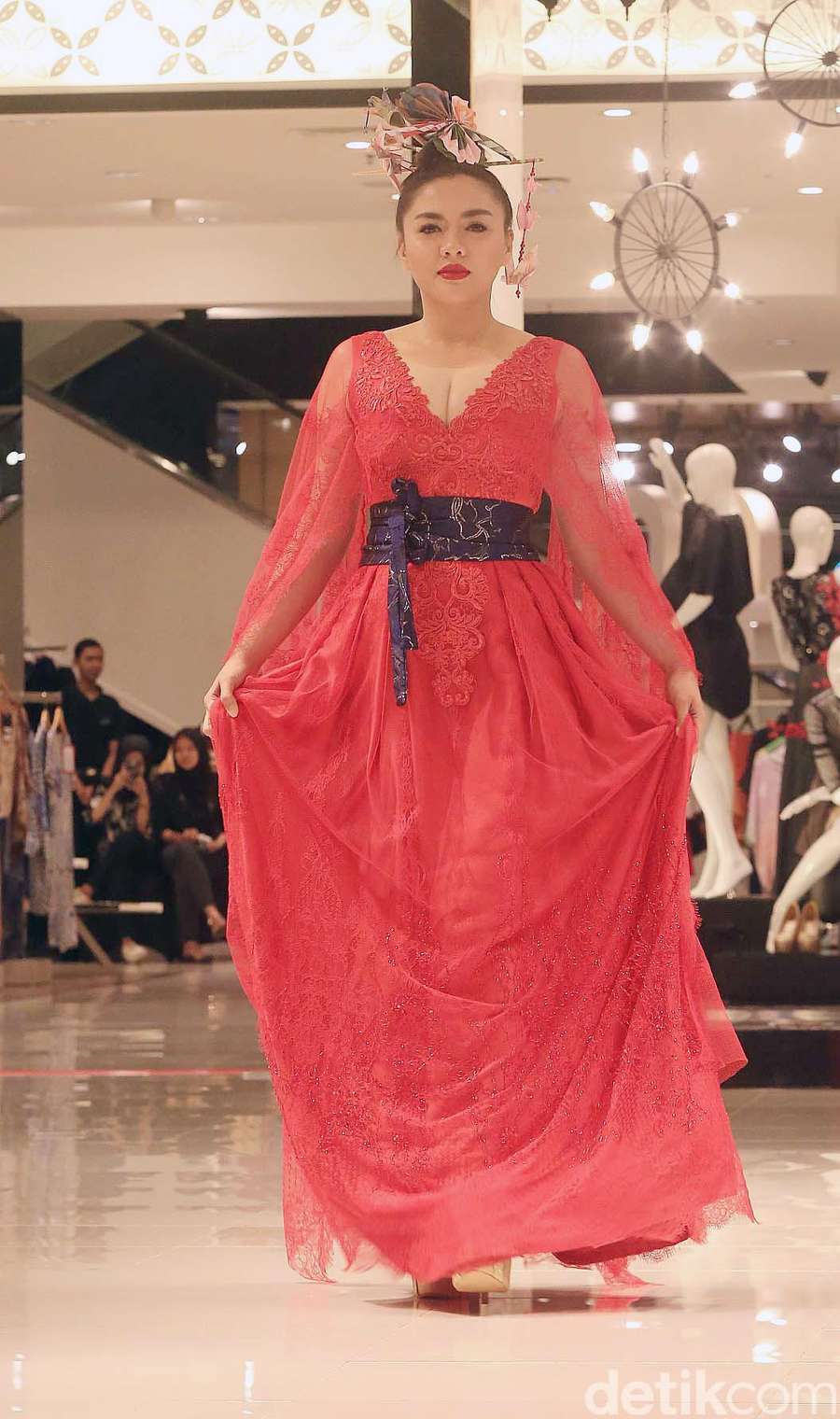 Vicky Shu Hingga Iis Dahlia Saat Jadi Model Vicky Shu Hingga Iis Dahlia Saat Jadi Model