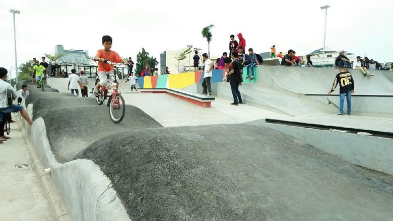 Ahok Ingin Arena BMX di Kalijodo Jadi Venue Asian Games Ahok Ingin Arena BMX di Kalijodo Jadi Venue Asian Games