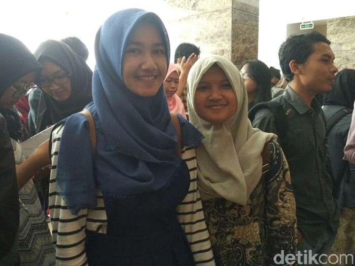ki-ka: Vika dan Muharomah. Foto: sip/detikcom ki-ka: Vika dan Muharomah. Foto: sip/detikcom