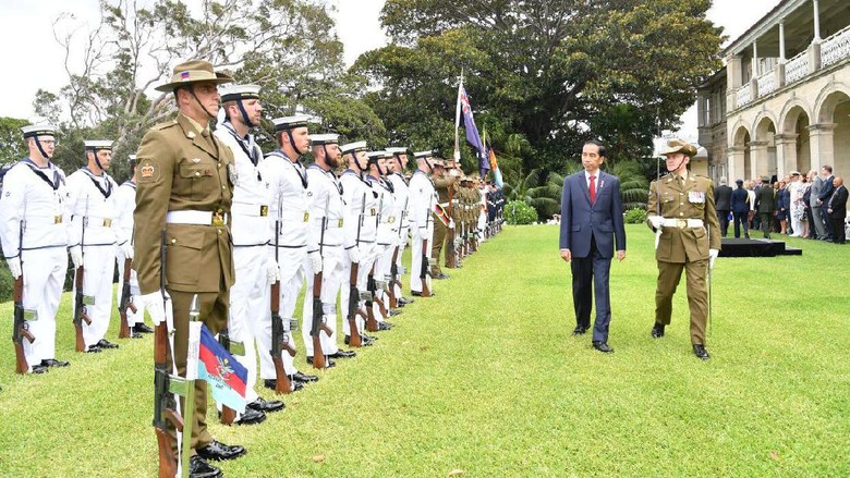Momen Upacara Kenegaraan Jokowi di Australia Momen Upacara Kenegaraan Jokowi di Australia