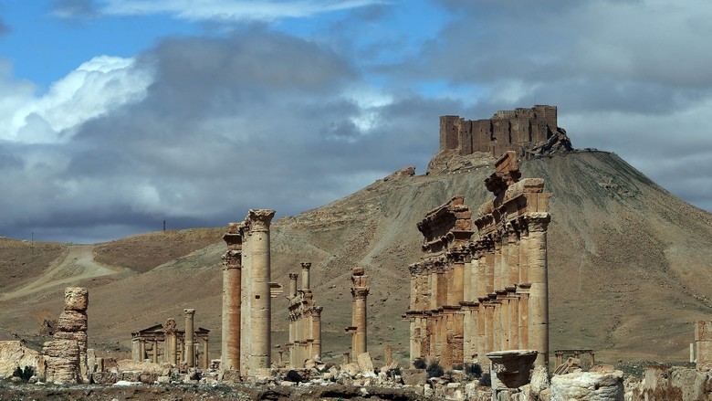 Pasukan Suriah Kembali Memasuki Palmyra yang Dikuasai ISIS Pasukan Suriah Kembali Memasuki Palmyra yang Dikuasai ISIS