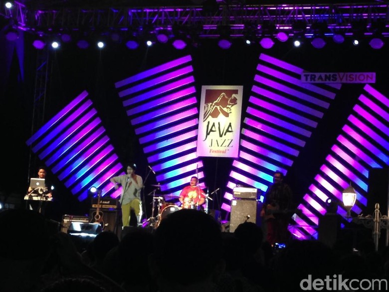 Armand Maulana yang Kekinian di BNI Java Jazz 2017 Armand Maulana yang Kekinian di BNI Java Jazz 2017