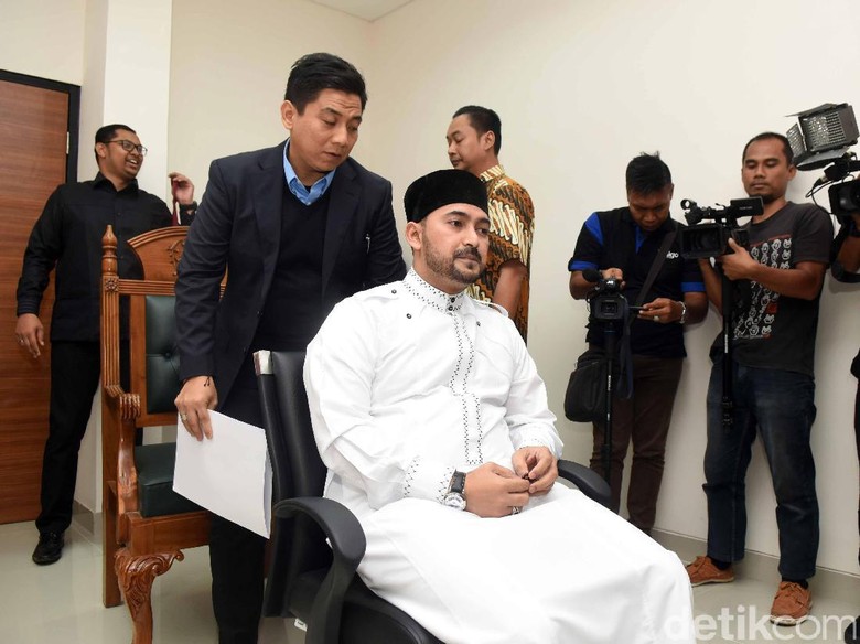 Ustad Habsyi Masih Bertemu Putri Aisyah karena Anak Ustad Habsyi Masih Bertemu Putri Aisyah karena Anak