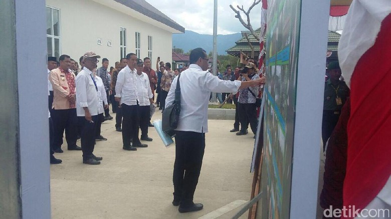 Menhub Tambah 12 Bus untuk Angkutan di Putussibau Kalbar Menhub Tambah 12 Bus untuk Angkutan di Putussibau Kalbar