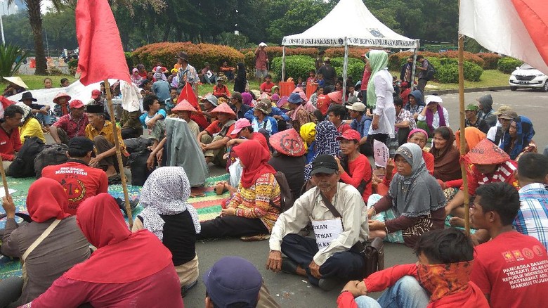 Sebelum Aksi di Istana, Petani Telukjambe Karawang Sempat Terlantar Sebelum Aksi di Istana, Petani Telukjambe Karawang Sempat Terlantar