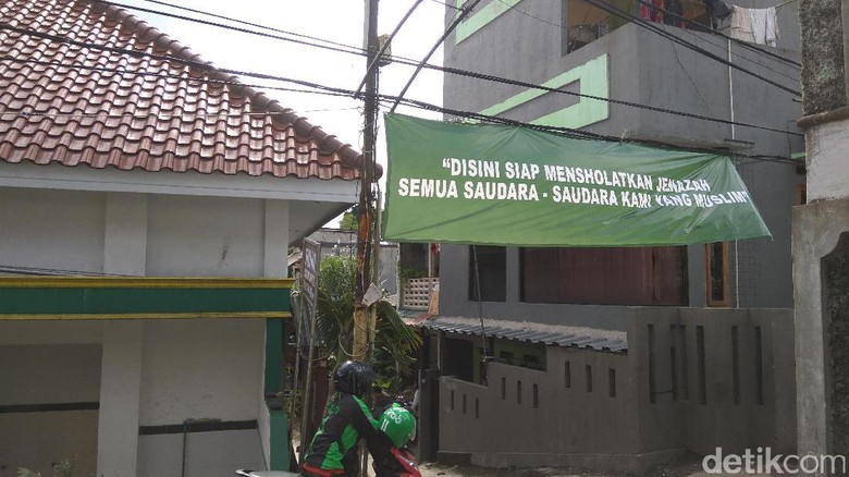 Muncul Spanduk Di Sini Siap Salatkan Jenazah, Warga Lapor Bawaslu Muncul Spanduk Di Sini Siap Salatkan Jenazah, Warga Lapor Bawaslu