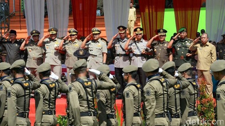 Gus Ipul Minta Satpol PP Tegakkan Perda dengan pendekatan Humanis Gus Ipul Minta Satpol PP Tegakkan Perda dengan pendekatan Humanis
