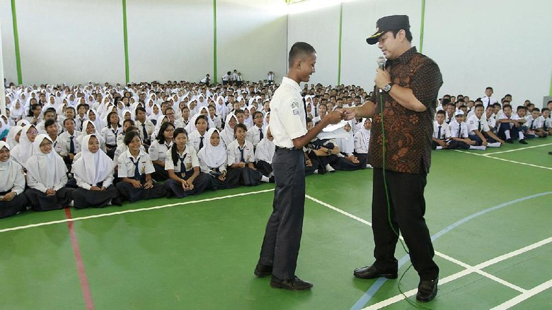 Atasi Macet, Pelajar di Semarang Dianjurkan Naik Bus Sekolah Atasi Macet, Pelajar di Semarang Dianjurkan Naik Bus Sekolah