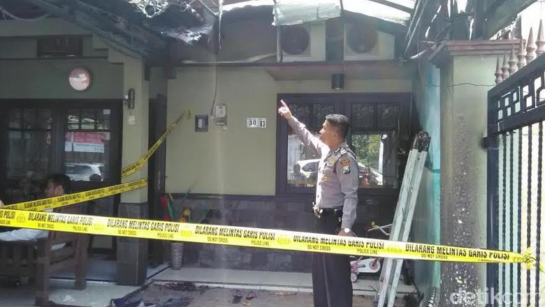 Ketua DPD PAN Gresik Diteror, Rumah Dilempar Bom Molotov Ketua DPD PAN Gresik Diteror, Rumah Dilempar Bom Molotov