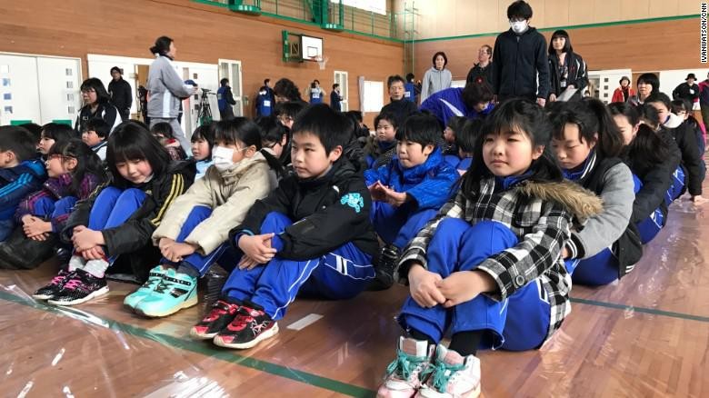 Antisipasi Rudal Korut, Murid SD di Jepang Ikut Latihan Evakuasi Antisipasi Rudal Korut, Murid SD di Jepang Ikut Latihan Evakuasi