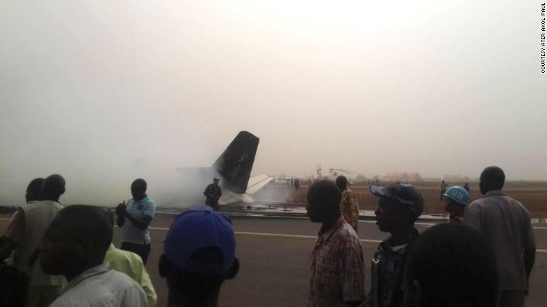 Pesawat Tabrak Truk di Bandara Sudan Selatan, 37 Orang Luka Pesawat Tabrak Truk di Bandara Sudan Selatan, 37 Orang Luka