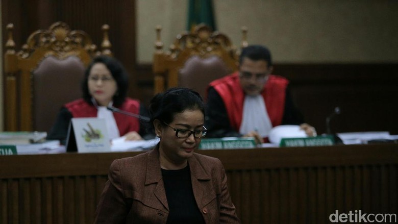 Miryam Haryani Dibawa dari Polda ke KPK Miryam Haryani Dibawa dari Polda ke KPK