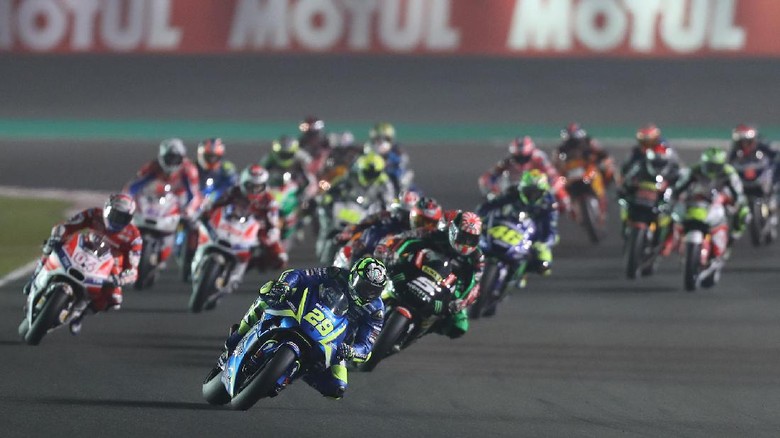 Momen-momen Terbaik MotoGP Qatar 2017 Momen-momen Terbaik MotoGP Qatar 2017