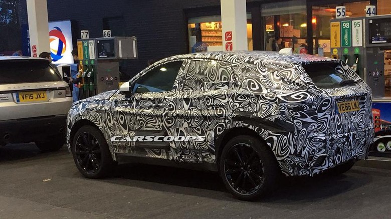 Tampang Belakang Baby SUV Jaguar Terlihat Jelas Tampang Belakang Baby SUV Jaguar Terlihat Jelas