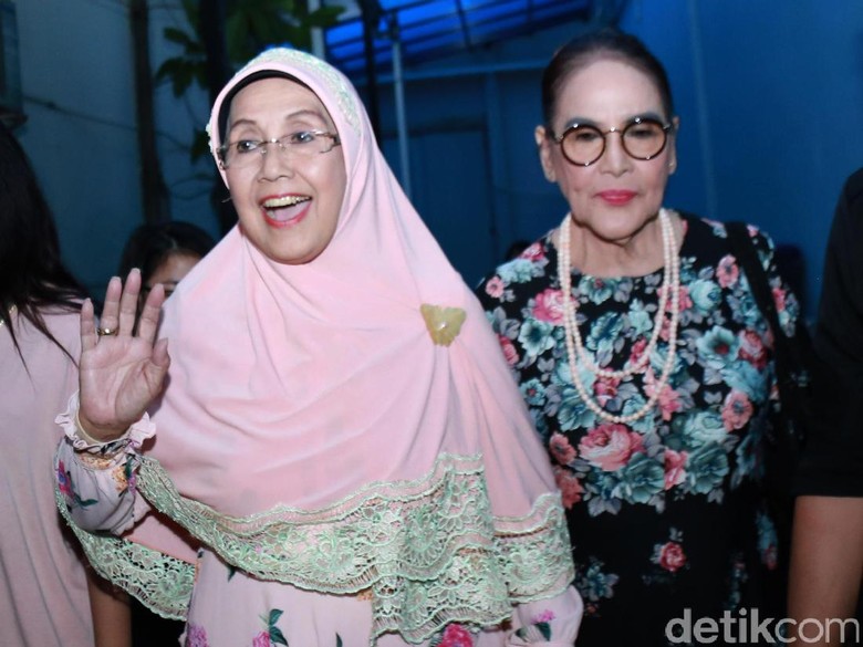 Nani Widjaja Nikah Lagi, Bagaimana Nasib Golden Girls? Nani Widjaja Nikah Lagi, Bagaimana Nasib Golden Girls?
