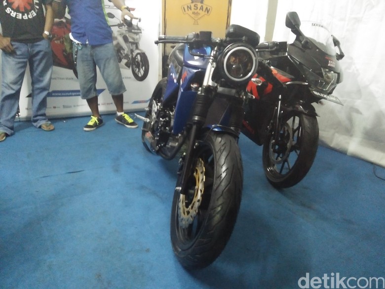 Suzuki GSX-R150 Berbadan Cafe Racer Suzuki GSX-R150 Berbadan Cafe Racer