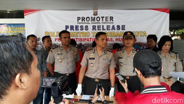 Polisi Tangkap Pelaku Pembacokan saat Tawuran Pemuda di Tangerang Polisi Tangkap Pelaku Pembacokan saat Tawuran Pemuda di Tangerang