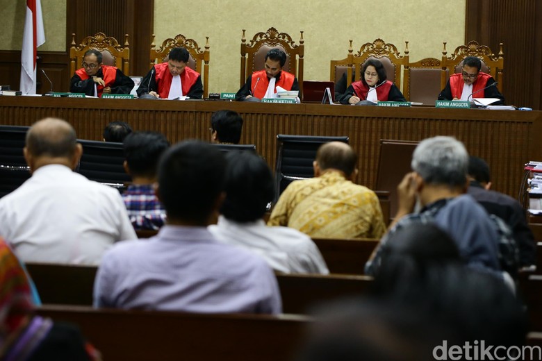 Eks Dirut PNRI Jelaskan Soal Harga e-KTP Rp 16 Ribu Per Keping Eks Dirut PNRI Jelaskan Soal Harga e-KTP Rp 16 Ribu Per Keping