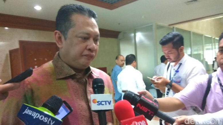 Bamsoet akan Laporkan Miryam ke Bareskrim soal Tuduhan Menekan Bamsoet akan Laporkan Miryam ke Bareskrim soal Tuduhan Menekan