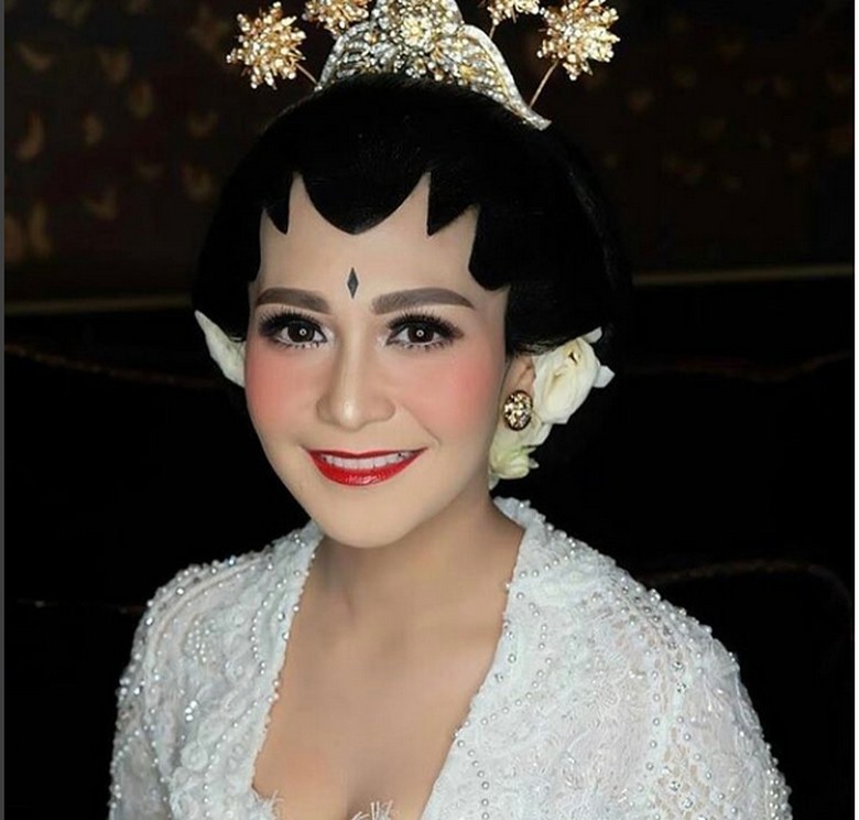 Cantiknya Penampilan Adik Nagita Slavina di Pernikahan Cantiknya Penampilan Adik Nagita Slavina di Pernikahan