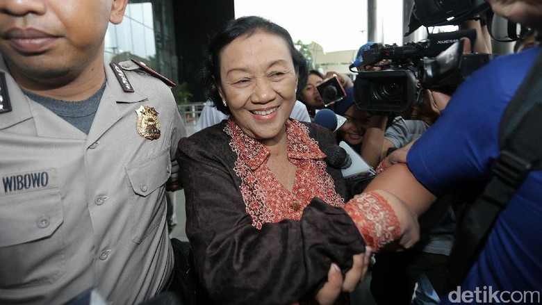 Eks Sekjen Kemendagri Kembali Diperiksa KPK Eks Sekjen Kemendagri Kembali Diperiksa KPK