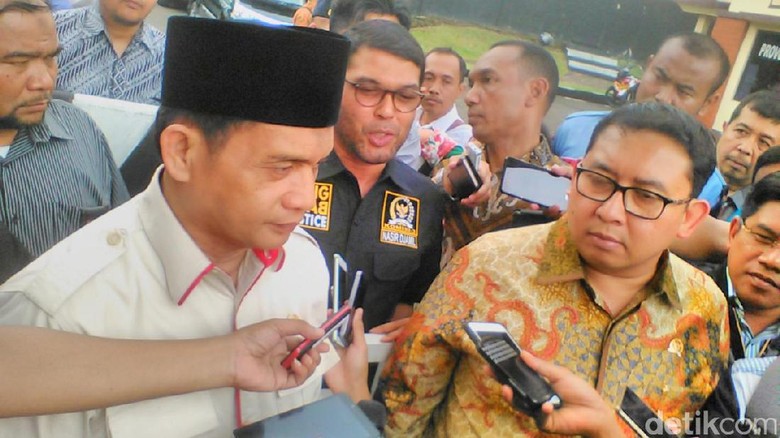 Fadli Zon Temui Sekjen FUI Al Khathath di Mako Brimob Fadli Zon Temui Sekjen FUI Al Khathath di Mako Brimob