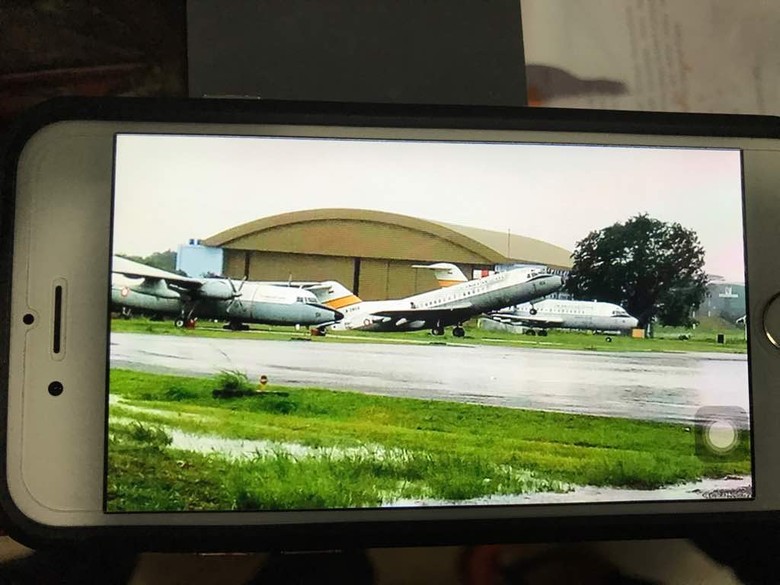 Diterjang Puting Beliung, Pesawat di Halim Ngetril Diterjang Puting Beliung, Pesawat di Halim Ngetril