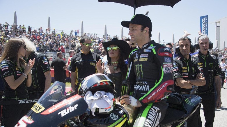 Sempat Bersenggolan, Zarco Lega Rossi Tetap Bisa Finis Kedua Sempat Bersenggolan, Zarco Lega Rossi Tetap Bisa Finis Kedua