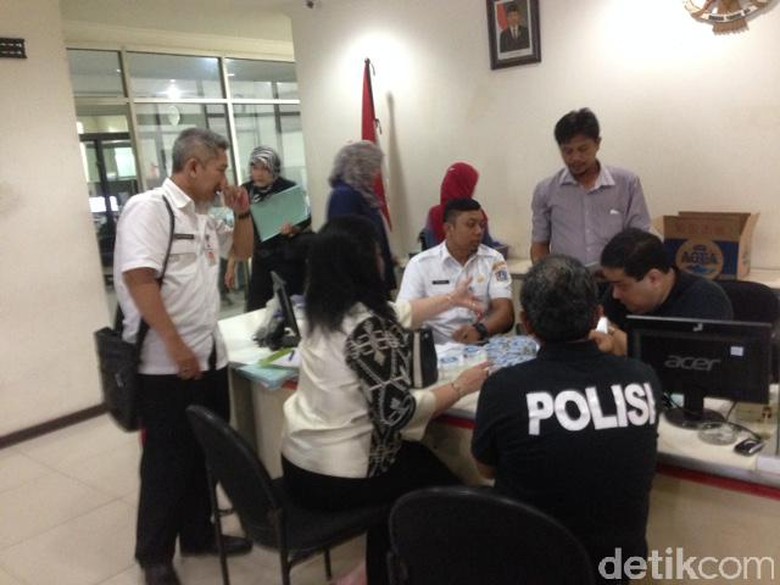 Polisi: Klinik Zam-Zam Keluarkan Rekam Medis ke Calon TKI Ilegal Polisi: Klinik Zam-Zam Keluarkan Rekam Medis ke Calon TKI Ilegal