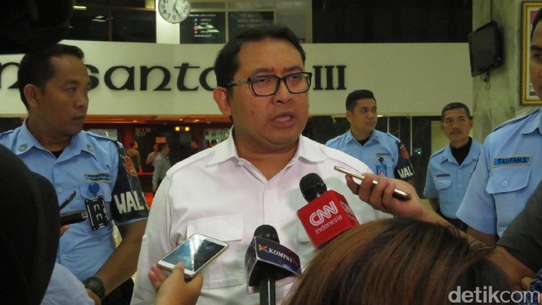 Novanto Tersangka e-KTP, Pimpinan DPR Tunggu Sikap Resmi Golkar Novanto Tersangka e-KTP, Pimpinan DPR Tunggu Sikap Resmi Golkar