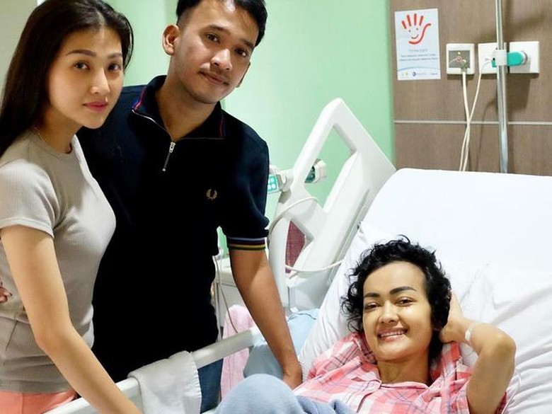 Ruben Onsu Fokuskan Kesehatan Jupe, Bukan Soal Berobat ke Luar Negeri Ruben Onsu Fokuskan Kesehatan Jupe, Bukan Soal Berobat ke Luar Negeri