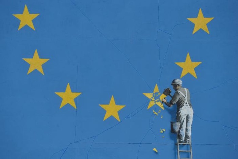 Viral di Sosmed! Banksy Muncul dengan Mural Brexit Viral di Sosmed! Banksy Muncul dengan Mural Brexit