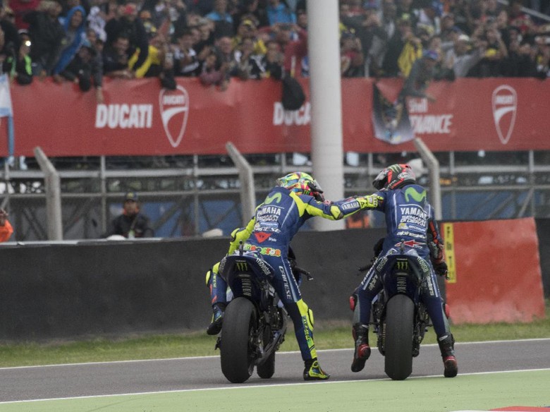Rossi dan Vinales Beda Pendapat Soal Sasis Baru Yamaha Rossi dan Vinales Beda Pendapat Soal Sasis Baru Yamaha