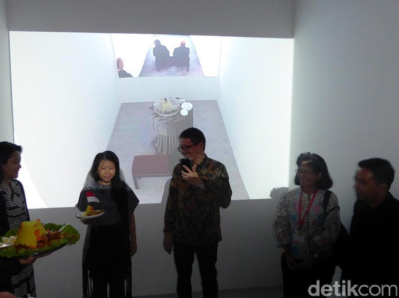 Karya Tintin Wulia Resmi Dibuka di Paviliun Indonesia Venice Art Biennale 2017 Karya Tintin Wulia Resmi Dibuka di Paviliun Indonesia Venice Art Biennale 2017