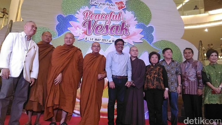 Hadiri Perayaan Waisak, Djarot Minta Masyarakat Doakan Ahok Hadiri Perayaan Waisak, Djarot Minta Masyarakat Doakan Ahok