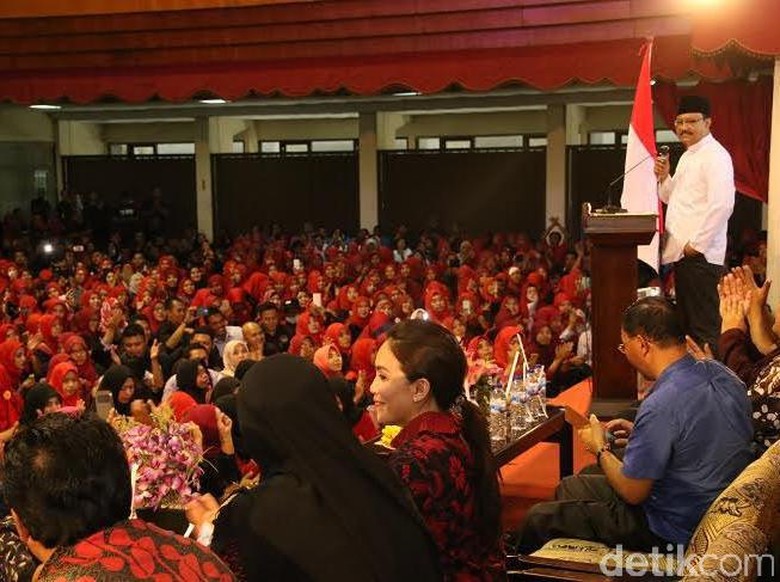 Gus Ipul dan Rieke Oneng Dukung Revisi UU ASN Gus Ipul dan Rieke Oneng Dukung Revisi UU ASN