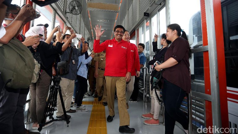 Kepada PNS DKI, Djarot: Maafkan Ahok Kalau Punya Salah Kepada PNS DKI, Djarot: Maafkan Ahok Kalau Punya Salah