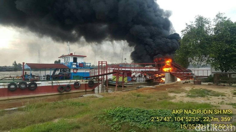 Cerita Saksi soal Ledakan SBPU Terapung di Perairan Sungai Musi Cerita Saksi soal Ledakan SBPU Terapung di Perairan Sungai Musi