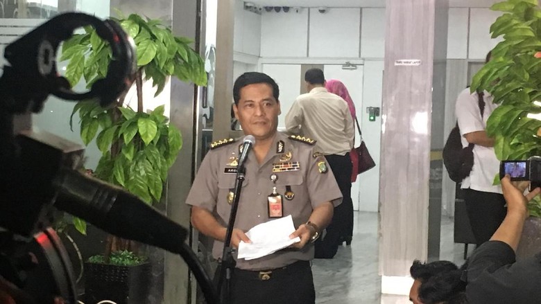 Polisi Bantah Kasus Firza untuk Bunuh Karakter Habib Rizieq Polisi Bantah Kasus Firza untuk Bunuh Karakter Habib Rizieq
