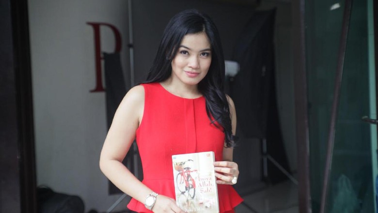 Titi Kamal Jadi Cewek Pemarah di Film Insya Allah Sah Titi Kamal Jadi Cewek Pemarah di Film Insya Allah Sah
