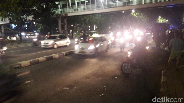 Massa Aksi Bubar, Lalin Depan PT DKI Lancar Massa Aksi Bubar, Lalin Depan PT DKI Lancar