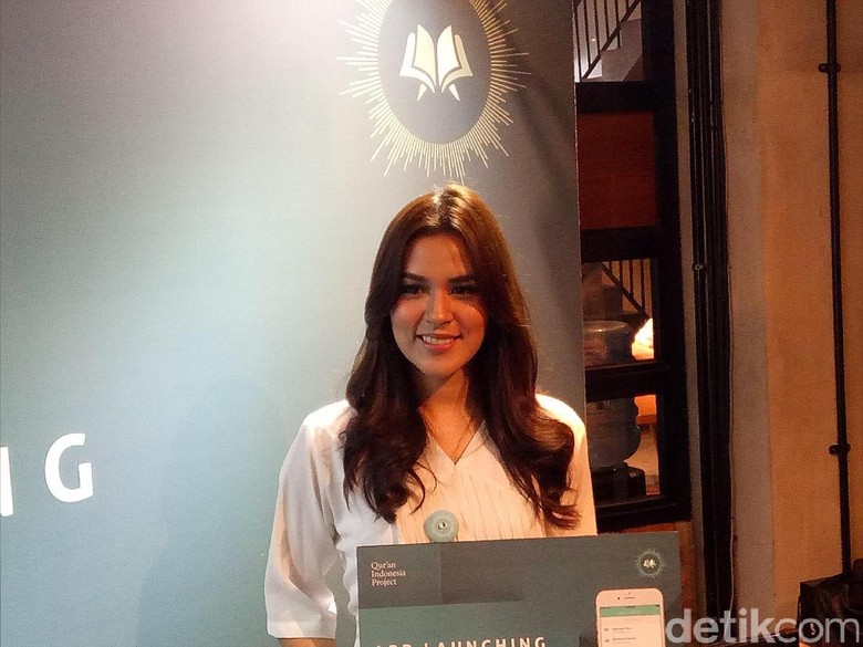 Rekaman untuk Aplikasi Ramadan, Raisa Teteskan Air Mata Rekaman untuk Aplikasi Ramadan, Raisa Teteskan Air Mata