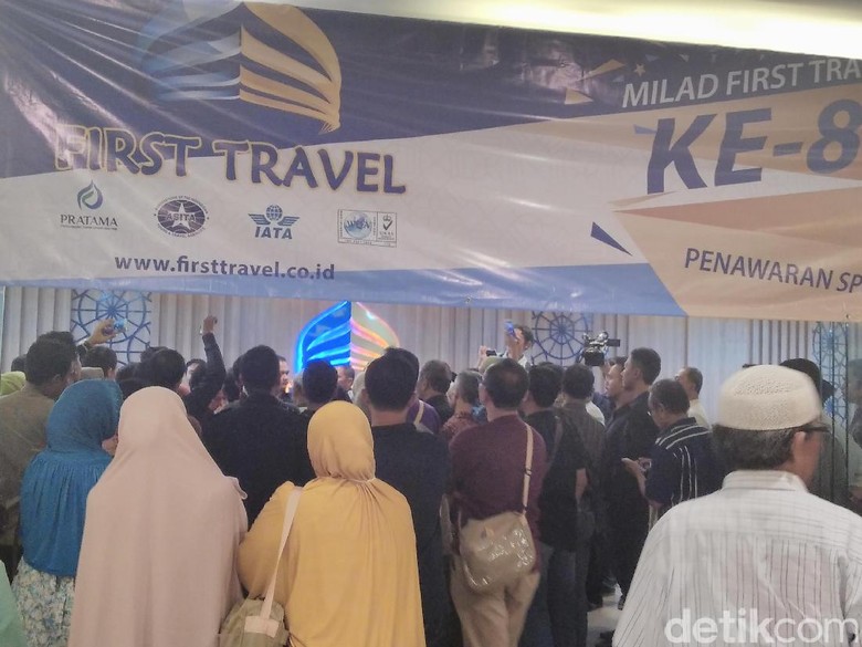 Tak Ada Kepastian, Berikut Jeritan Calon Jamaah Umrah First Travel Tak Ada Kepastian, Berikut Jeritan Calon Jamaah Umrah First Travel