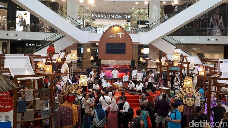 Indonesia Street Bukit Bintang Fiesta 2017 di Malaysia (Kurnia/detikTravel) Indonesia Street Bukit Bintang Fiesta 2017 di Malaysia (Kurnia/detikTravel)