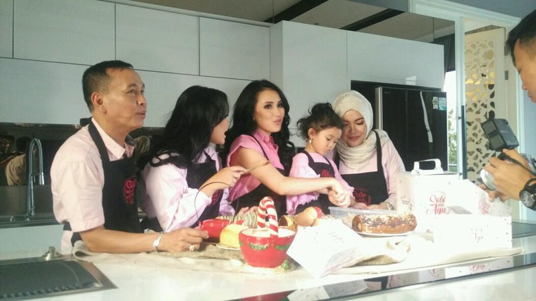 Banyak Cibiran, Ayu Ting Ting Syuting Video Klip Lagu Religi Banyak Cibiran, Ayu Ting Ting Syuting Video Klip Lagu Religi