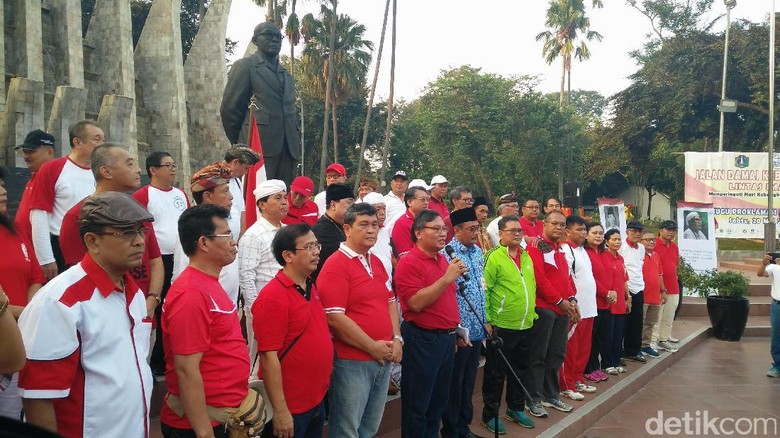 Lepas Gerak Jalan Lintas Agama, Djarot: Mari Jaga Persatuan RI Lepas Gerak Jalan Lintas Agama, Djarot: Mari Jaga Persatuan RI