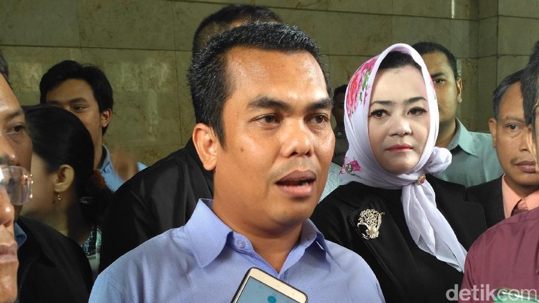 Pengacara Datangi Bareskrim Tanya Perkembangan Laporan Putra JK Pengacara Datangi Bareskrim Tanya Perkembangan Laporan Putra JK