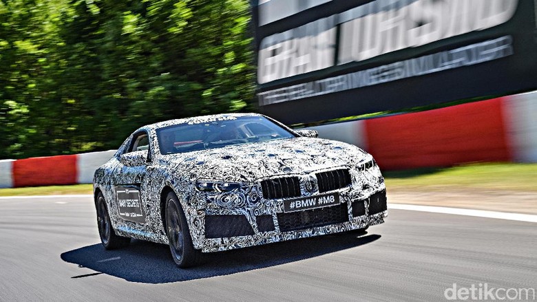 BMW Seri 8 Versi Performa Tinggi BMW Seri 8 Versi Performa Tinggi