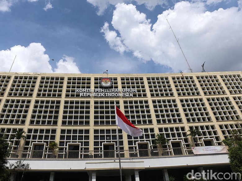 KPU Pastikan Seluruh Parpol Calon Peserta Pemilu akan Diverifikasi KPU Pastikan Seluruh Parpol Calon Peserta Pemilu akan Diverifikasi