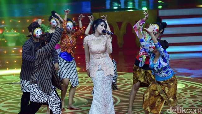 Goyang Yuk! Penampilan Manis Via Vallen Goyang Yuk! Penampilan Manis Via Vallen